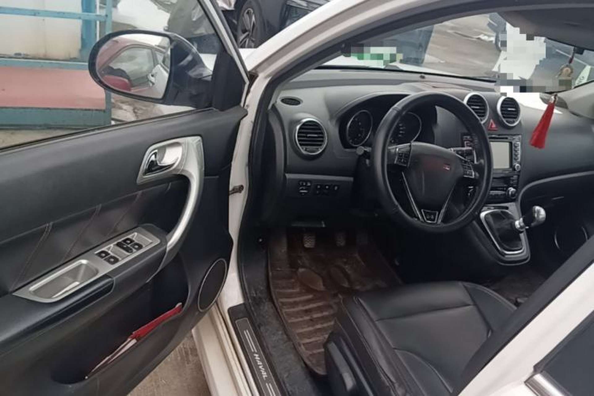 Used Haval H6 2015 Upgraded Model 1.5T Manual Two-Wheel Drive Elite Version Driver Seat