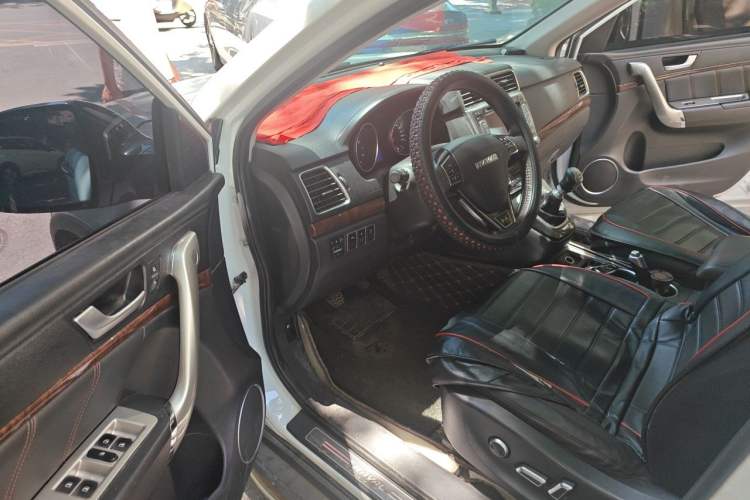 Used Haval H6 2015 Revised Version Sport Edition 1.5T Manual Transmission Two-Wheel Drive Elite Grade Driver Seat