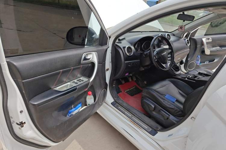 Used Haval H6 2015 Upgraded Model 1.5T Manual Two-Wheel Drive Elite Version Driver Seat
