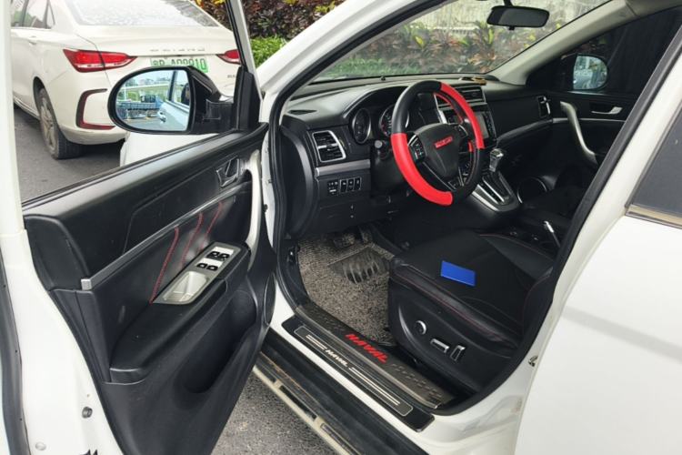 Used Haval H6 2015 Sport Edition 1.5T Automatic Two-Wheel Drive Luxury Model Driver Seat