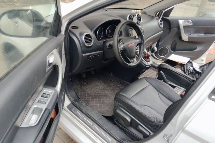 Used Haval H6 2015 Upgraded Model 1.5T Manual Two-Wheel Drive Elite Version Driver Seat