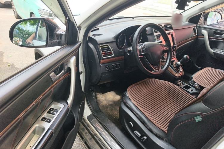Used Haval H6 2015 Revised Version Sport Edition 1.5T Manual Transmission Two-Wheel Drive Elite Grade Driver Seat