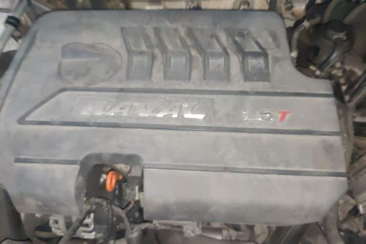 Used Haval H6 2015 Sport Edition 1.5T Automatic Two-Wheel Drive Luxury Model Engine Bay