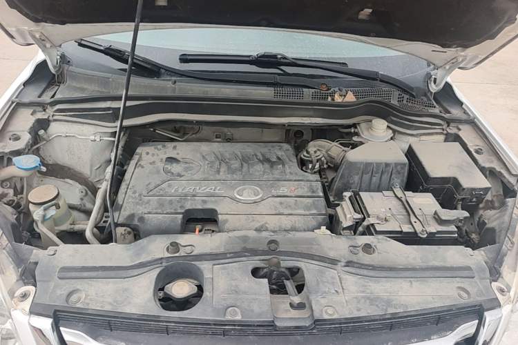 Used Haval H6 2015 Upgraded Model 1.5T Manual Two-Wheel Drive Elite Version Engine Bay