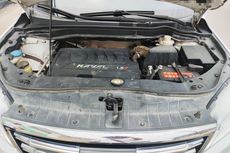 Used Haval H6 2015 Revised Version Sport Edition 1.5T Manual Transmission Two-Wheel Drive Elite Grade Engine Bay