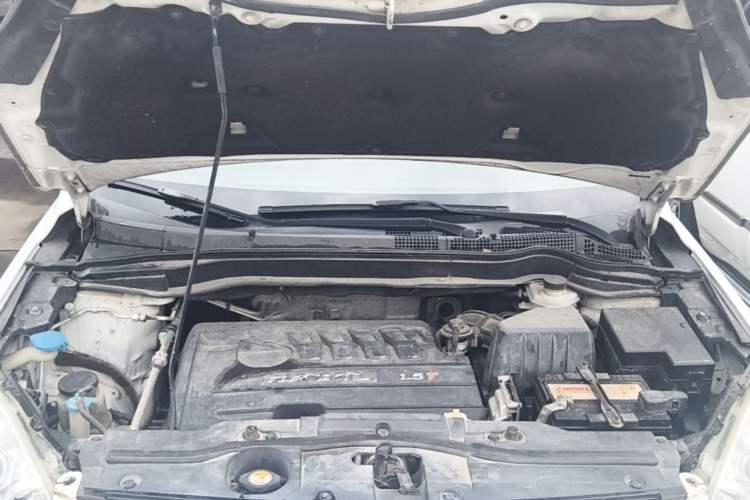 Used Haval H6 2015 Upgraded Model 1.5T Manual Two-Wheel Drive Elite Version Engine Bay