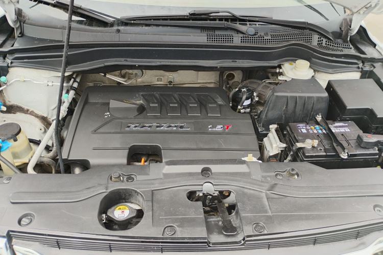 Used Haval H6 2015 Upgraded Model 1.5T Manual Two-Wheel Drive Elite Version Engine Bay