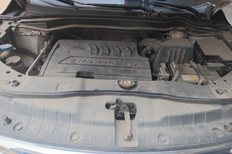 Used Haval H6 2015 Revised Version Sport Edition 1.5T Manual Transmission Two-Wheel Drive Elite Grade Engine Bay