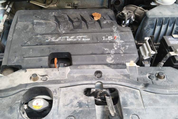 Used Haval H6 2015 Upgraded Model 1.5T Manual Two-Wheel Drive Elite Version Engine Bay