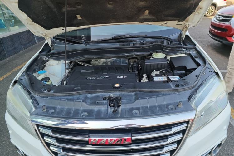 Used Haval H6 2015 Sport Edition 1.5T Automatic Two-Wheel Drive Luxury Model Engine Bay