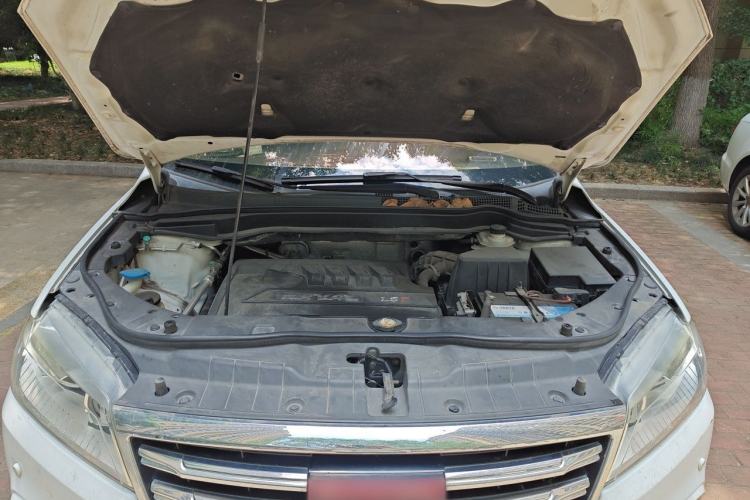 Used Haval H6 2015 Revised Version Sport Edition 1.5T Manual Transmission Two-Wheel Drive Elite Grade Engine Bay