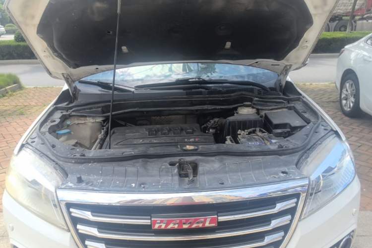 Used Haval H6 2015 Sport Edition 1.5T Automatic Two-Wheel Drive Luxury Model Engine Bay