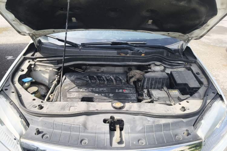 Used Haval H6 2015 Revised Version Sport Edition 1.5T Manual Transmission Two-Wheel Drive Elite Grade Engine Bay