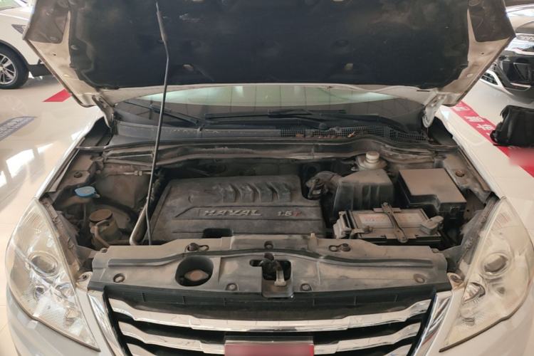 Used Haval H6 2015 Upgraded Model 1.5T Manual Two-Wheel Drive Elite Version Engine Bay