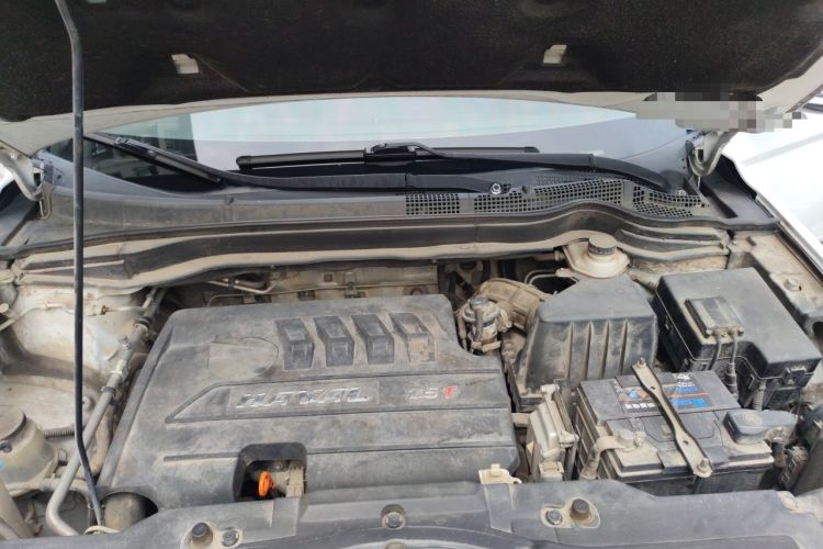Used Haval H6 2015 Upgraded Model 1.5T Manual Two-Wheel Drive Elite Version Engine Bay