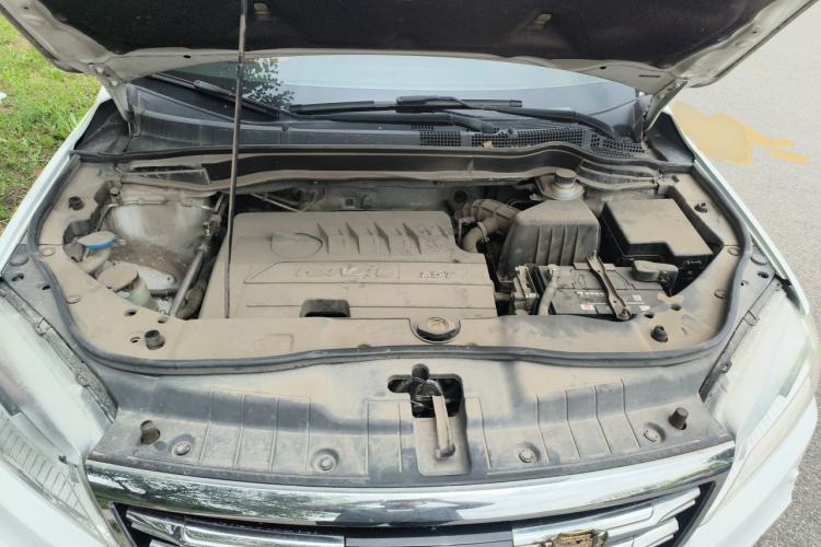 Used Haval H6 2015 Revised Version Sport Edition 1.5T Manual Transmission Two-Wheel Drive Elite Grade Engine Bay