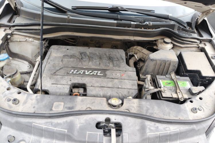 Used Haval H6 2015 Revised Version Sport Edition 1.5T Manual Transmission Two-Wheel Drive Elite Grade Engine Bay