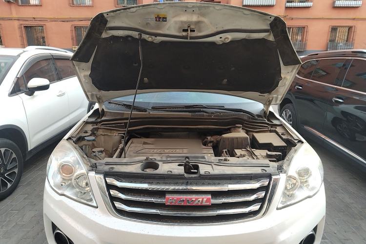 Used Haval H6 2015 Upgraded Model 1.5T Manual Two-Wheel Drive Elite Version Engine Bay