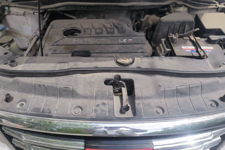 Used Haval H6 2015 Sport Edition 1.5T Automatic Two-Wheel Drive Luxury Model Engine Bay