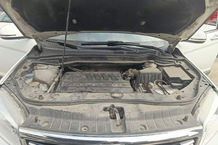 Used Haval H6 2015 Sport Edition 1.5T Automatic Two-Wheel Drive Luxury Model Engine Bay