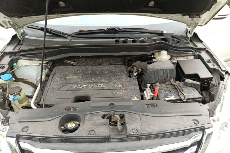 Used Haval H6 2015 Upgraded Model 1.5T Manual Two-Wheel Drive Elite Version Engine Bay