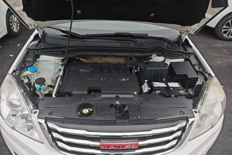 Used Haval H6 2015 Upgraded Model 1.5T Manual Two-Wheel Drive Elite Version Engine Bay