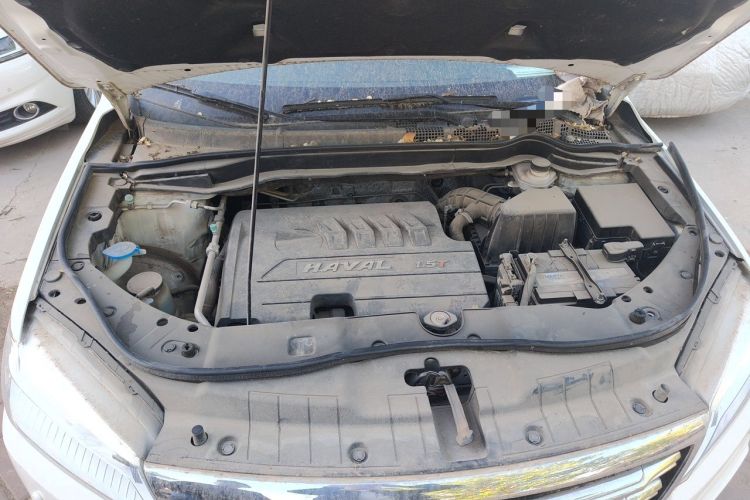 Used Haval H6 2015 Revised Version Sport Edition 1.5T Manual Transmission Two-Wheel Drive Elite Grade Engine Bay