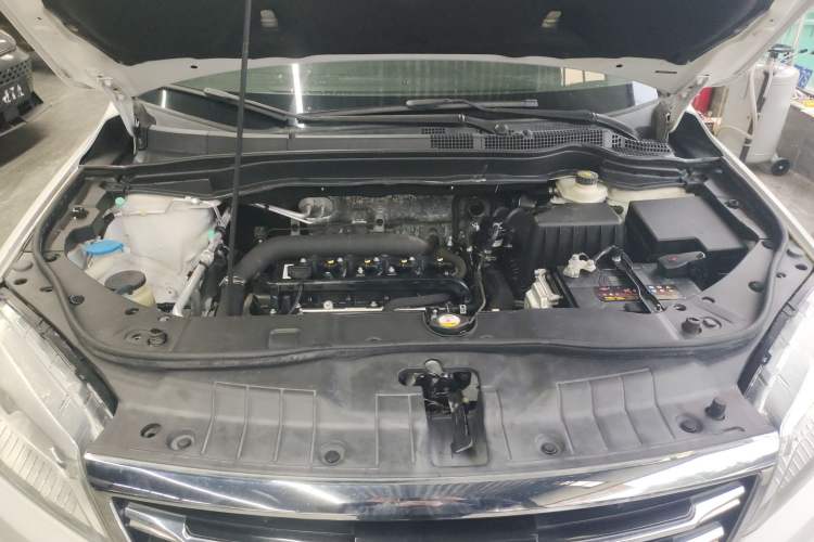 Used Haval H6 2015 Sport Edition 1.5T Automatic Two-Wheel Drive Luxury Model Engine Bay