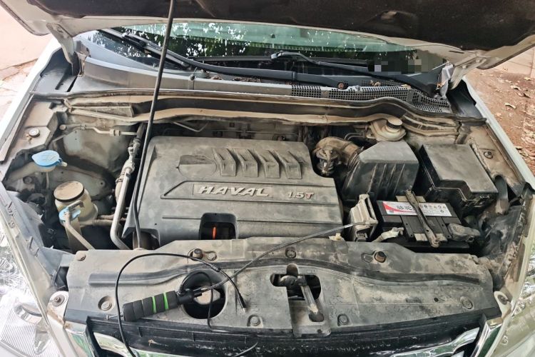 Used Haval H6 2015 Upgraded Model 1.5T Manual Two-Wheel Drive Elite Version Engine Bay