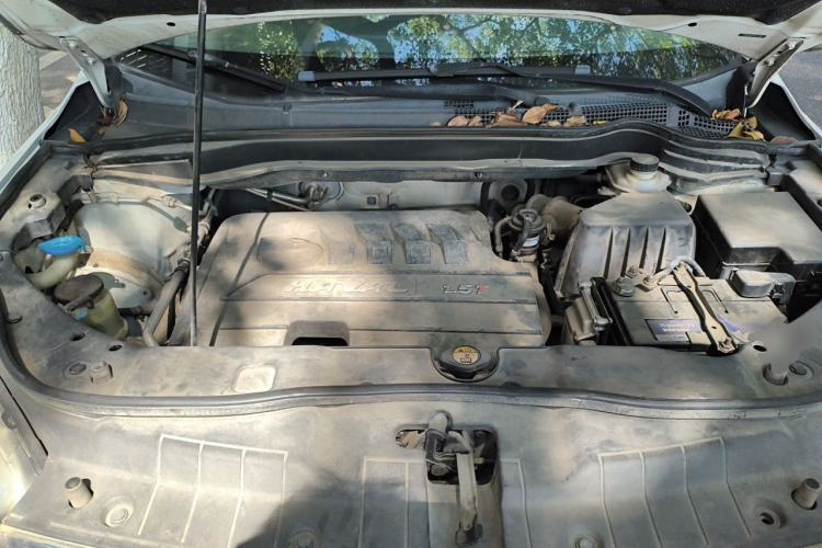 Used Haval H6 2015 Sport Edition 1.5T Automatic Two-Wheel Drive Luxury Model Engine Bay