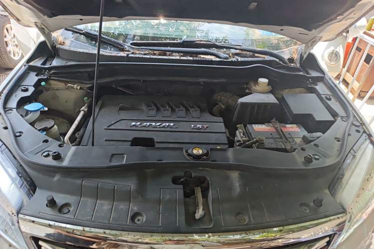 Used Haval H6 2015 Revised Version Sport Edition 1.5T Manual Transmission Two-Wheel Drive Elite Grade Engine Bay