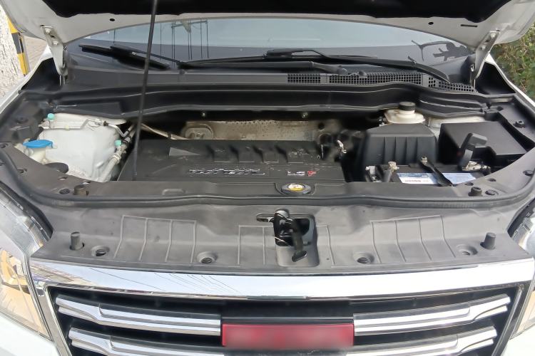 Used Haval H6 2015 Revised Version Sport Edition 1.5T Manual Transmission Two-Wheel Drive Elite Grade Engine Bay