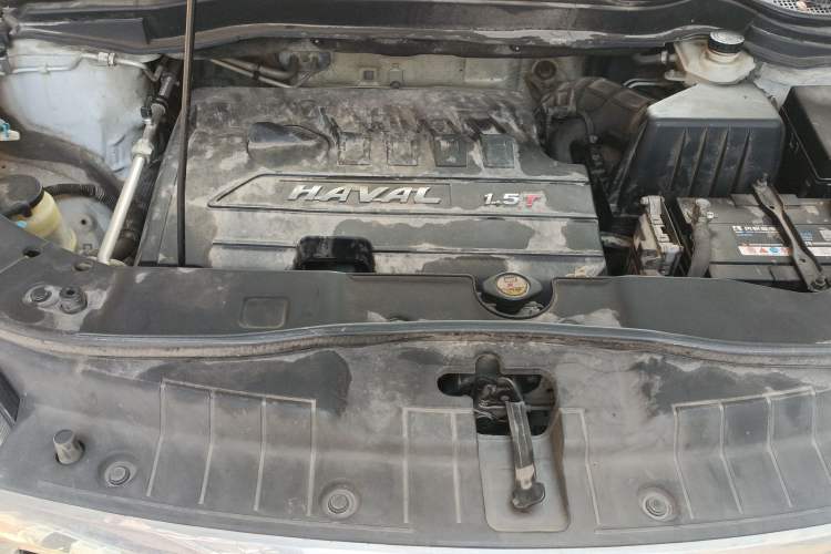 Used Haval H6 2015 Revised Version Sport Edition 1.5T Manual Transmission Two-Wheel Drive Elite Grade Engine Bay