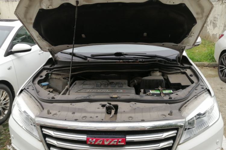 Used Haval H6 2015 Revised Version Sport Edition 1.5T Manual Transmission Two-Wheel Drive Elite Grade Engine Bay