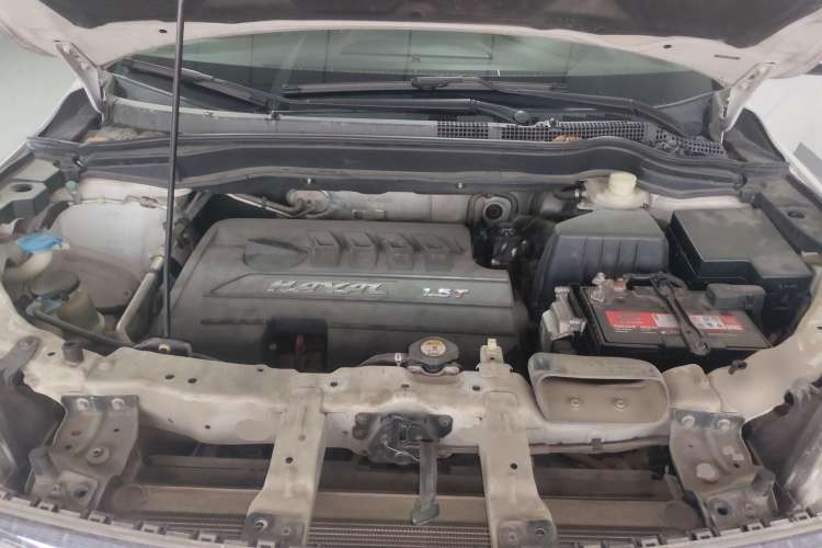Used Haval H6 2015 Sport Edition 1.5T Automatic Two-Wheel Drive Luxury Model Engine Bay