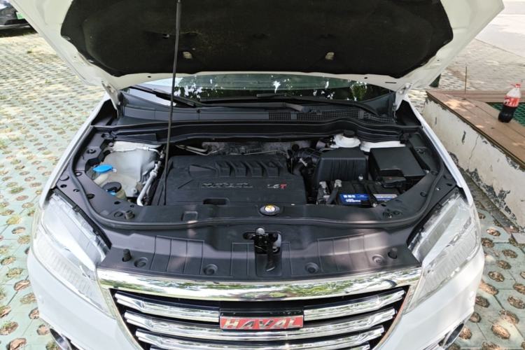 Used Haval H6 2015 Revised Version Sport Edition 1.5T Manual Transmission Two-Wheel Drive Elite Grade Engine Bay