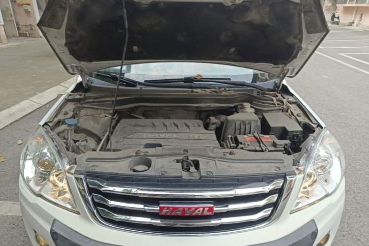 Used Haval H6 2015 Upgraded Model 1.5T Manual Two-Wheel Drive Elite Version Engine Bay