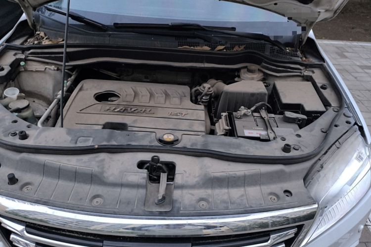 Used Haval H6 2015 Sport Edition 1.5T Automatic Two-Wheel Drive Luxury Model Engine Bay