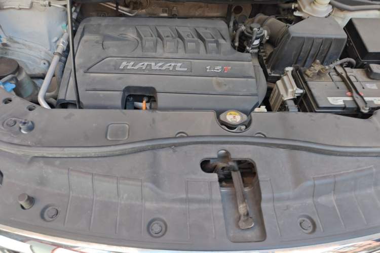 Used Haval H6 2015 Sport Edition 1.5T Automatic Two-Wheel Drive Luxury Model Engine Bay
