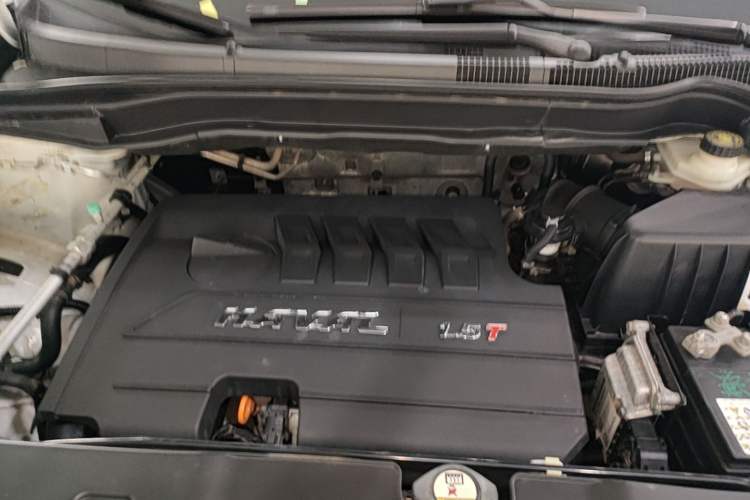 Used Haval H6 2015 Sport Edition 1.5T Automatic Two-Wheel Drive Luxury Model Engine Bay