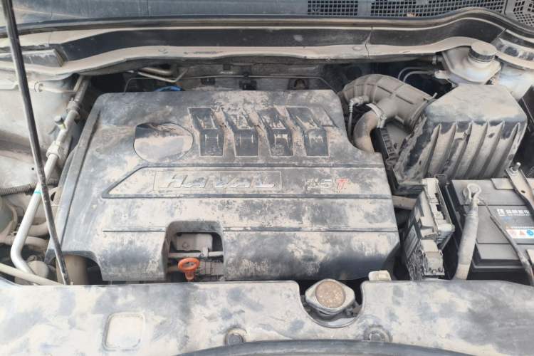 Used Haval H6 2015 Revised Version Sport Edition 1.5T Manual Transmission Two-Wheel Drive Elite Grade Engine Bay
