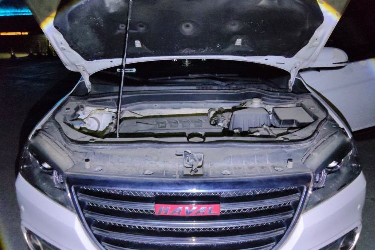 Used Haval H6 2015 Upgraded Model 1.5T Manual Two-Wheel Drive Elite Version Engine Bay