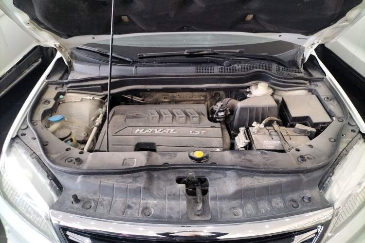 Used Haval H6 2015 Sport Edition 1.5T Automatic Two-Wheel Drive Luxury Model Engine Bay