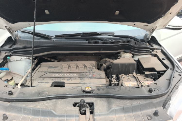 Used Haval H6 2015 Revised Version Sport Edition 1.5T Manual Transmission Two-Wheel Drive Elite Grade Engine Bay