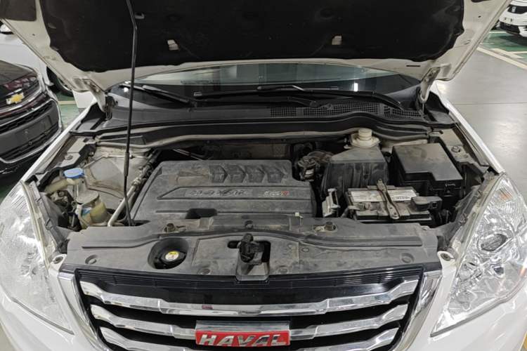 Used Haval H6 2015 Upgraded Model 1.5T Manual Two-Wheel Drive Elite Version Engine Bay