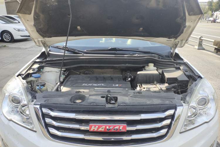 Used Haval H6 2015 Upgraded Model 1.5T Manual Two-Wheel Drive Elite Version Engine Bay