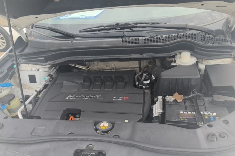 Used Haval H6 2015 Sport Edition 1.5T Automatic Two-Wheel Drive Luxury Model Engine Bay