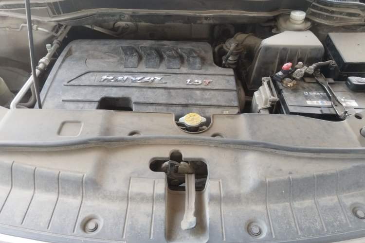 Used Haval H6 2015 Sport Edition 1.5T Automatic Two-Wheel Drive Luxury Model Engine Bay
