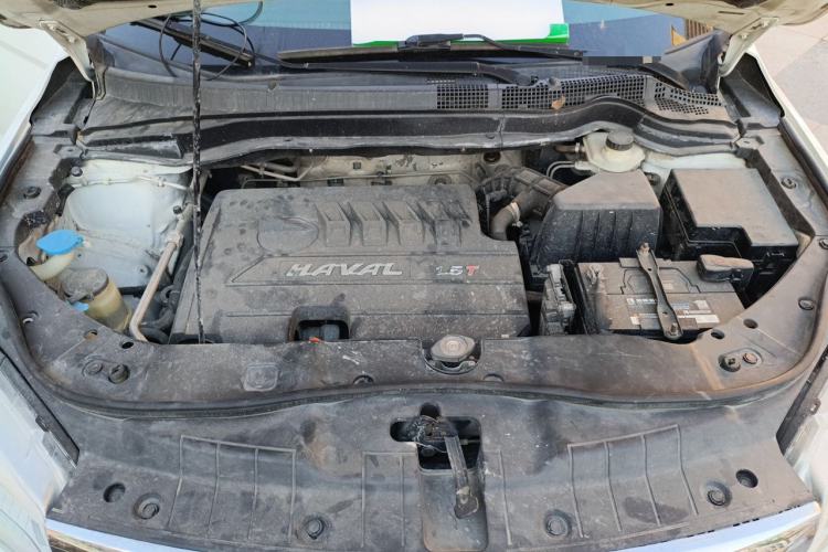 Used Haval H6 2015 Revised Version Sport Edition 1.5T Manual Transmission Two-Wheel Drive Elite Grade Engine Bay