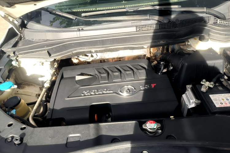 Used Haval H6 2015 Sport Edition 1.5T Automatic Two-Wheel Drive Luxury Model Engine Bay